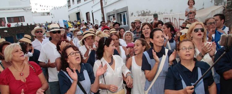 Punta Mujeres despide un año más sus fiestas del Pino con una "alta participación"