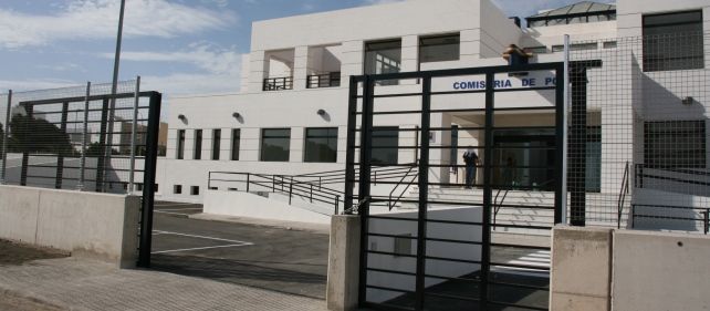 Detenidos dos hombres por tentativa de robo con fuerza en una zapatería de Arrecife Detenidos dos hombres por tentativa de robo con fuerza en una zapatería de Arrecife