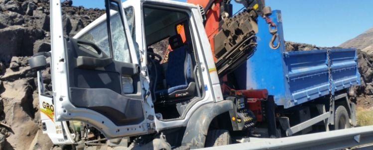 Herido grave un hombre de 45 años tras salirse de la carretera con su camión