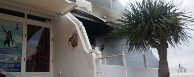 Apagan un incendio en una vivienda de Puerto del Carmen