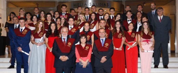 Graduación de la XIX Promoción de Bachillerato y de la V del Bachillerato Internacional del Colegio Arenas