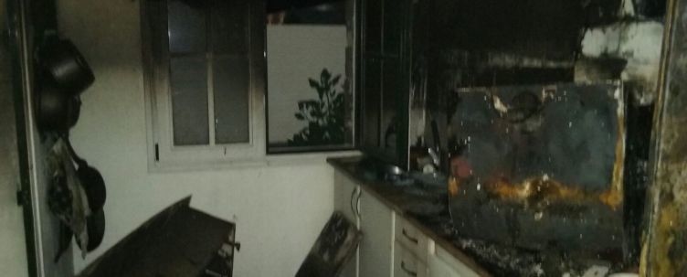 Apagan un incendio en la cocina de una vivienda de Playa Blanca