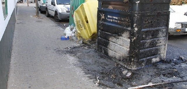 La quema de contenedores en Arrecife supuso 22.000 euros al Ayuntamiento en 2015