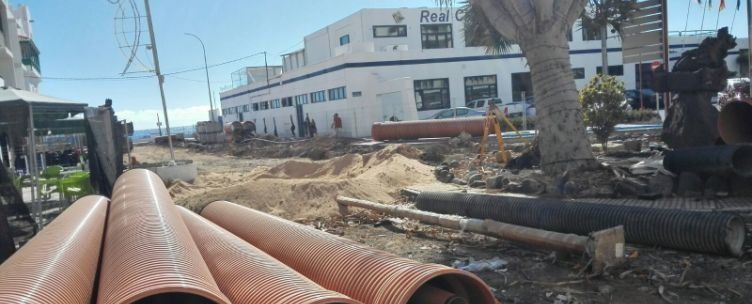 El Cabildo reconoce que las obras en la avenida de Arrecife se retrasarán al menos hasta marzo