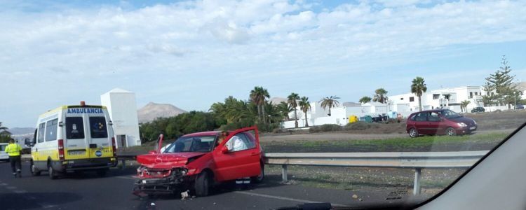 Dos heridos leves en un accidente de tráfico en El Cable