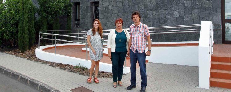 La consejera de Bienestar Social visita la Unidad de Rehabilitación Julio Santiago Obeso