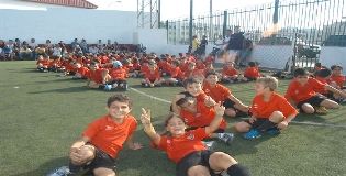 Clausurada la Escuela de Fútbol del Orientación Marítima con la participación de más de 200 niños