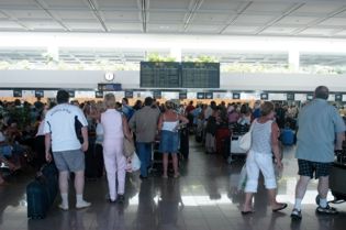 El Comité de Empresa de Iberia culpa al director del aeropuerto de impedir el acceso a los puestos de trabajo
