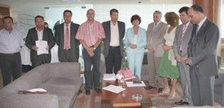 Ejecutivo autonómico, Cabildo y ayuntamientos presentarán en octubre el plan de dinamización socioeconómica de la Isla