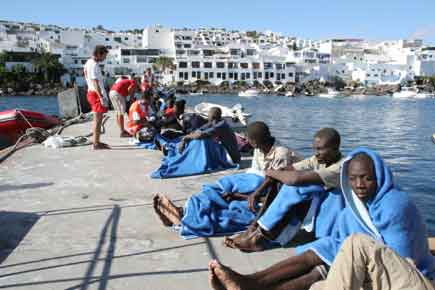 81 inmigrantes alcanzan a bordo de dos pateras la costa oriental de Lanzarote