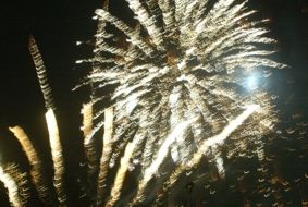 Fuegos artificiales y vino en el Arrecife Gran Hotel