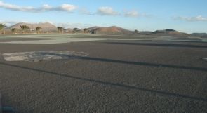 Tinajo promueve que el aparcamiento en Los Dolores para acceder a Timanfaya funcione como experiencia piloto tras la festividad