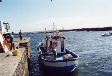 Torres Stinga culpa al Cabildo de los retrasos en las obras del centro de la tercera edad y del muelle de Órzola