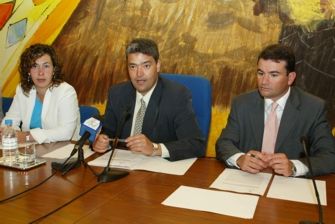 El Ayuntamiento acometerá mejoras en zonas comerciales, calles y red pluvial de Puerto del Carmen
