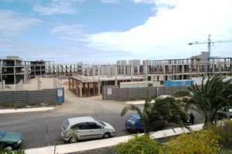 El Cabildo solicitará el derribo de la obra paralizada del hotel de Costa Teguise