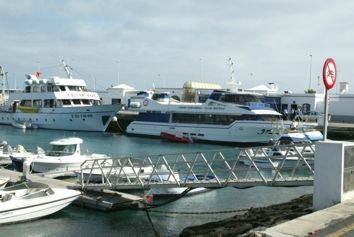 Los puertos de Playa Blanca y Órzola están en lista de espera