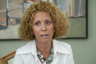María Isabel Déniz asegura que el pacto PSC - PP saldrá adelante