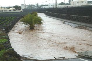 Los vecinos del valle de Mala temen nuevas inundaciones con la llegada de las lluvias