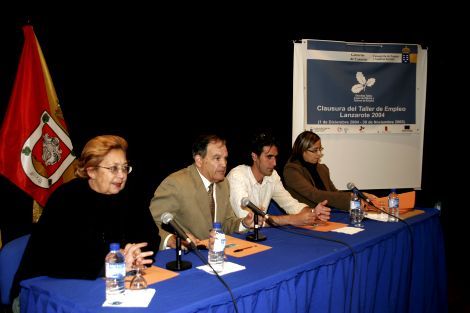 José María Espino clausura en San Bartolomé los talleres de empleo Lanzarote 2004