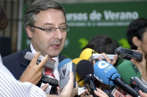 Blanco apunta a la reforma electoral como principal "escollo" del nuevo estatuto canario