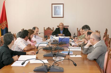 La Comisión de Hacienda aprueba las subvenciones a incluir en el Presupuesto de 2006