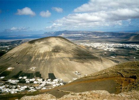 Las obras del Plan de Excelencia modifican el tráfico en Costa Teguise