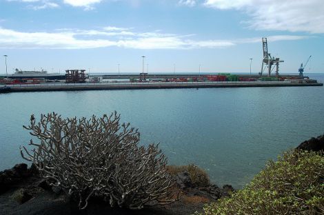 CC de Lanzarote pide plenas competencias en control aduanero en puertos y aeropuertos
