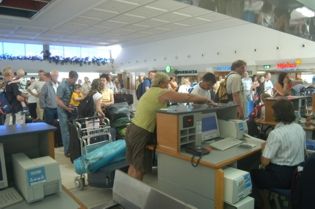 Nuevos retrasos en el aeropuerto sin jornada de huelga