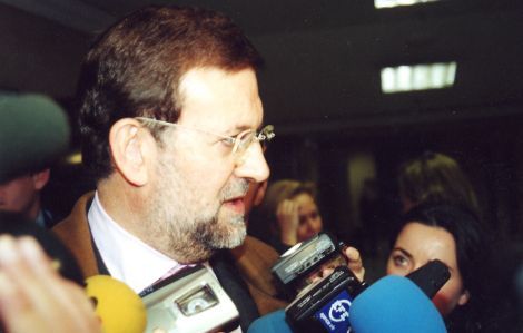 Rajoy dice no estar dispuesto a aceptar dudas sobre actuaciones de militantes populares