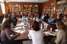 La Escuela de Pesca celebra una mesa de trabajo para debatir sobre el futuro de la pesca tradicional