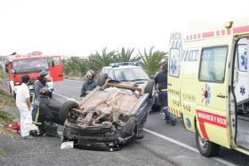 Un vehículo pierde el control, provocando un accidente en Costa Teguise