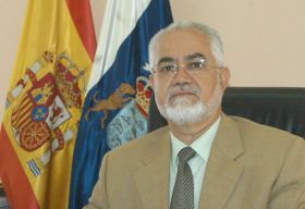 Marcial Martín desvela que Fernando Rodríguez fue cesado como secretario de la Dirección insular por cometer presuntas "irregularidades graves"
