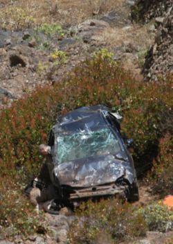 Muere el conductor de un coche al caer por un barranco, cerca del Mirador del Río