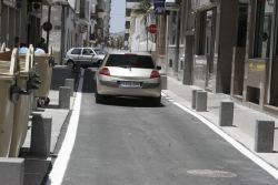 La calle Canalejas se reabre con nueva imagen, en medio de las quejas de los comerciantes