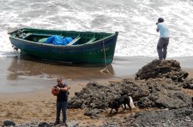 Una patera llega a la costa este de Lanzarote con 18 inmigrantes a bordo
