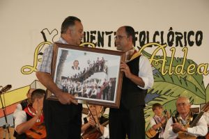 Las fiestas de San Antonio de los Valles arrancaron con el festival folklórico Gran Aldea