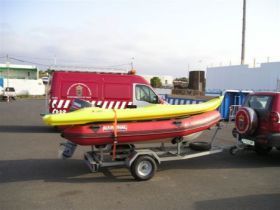 Dispositivo de rescate en Yaiza para hallar a un joven con síndrome de down que salió a navegar en una kayak