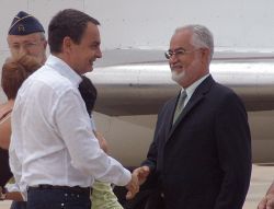 Zapatero visitará este miércoles algunos centros de internamiento de inmigrantes de Tenerife y Fuerteventura