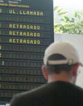 El aeropuerto de Lanzarote sufre retrasos de hasta dos horas por la situación en Londres, aunque no se han producido cancelaciones