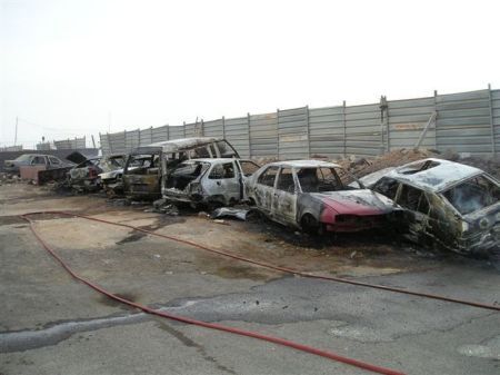 La Policía Local de Yaiza investiga el incendio de seis vehículos en Playa Blanca