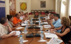 Cabildo y ayuntamientos concretan la distribución de los fondos del Plan de Dinamización Económica y Medioambiental de la isla