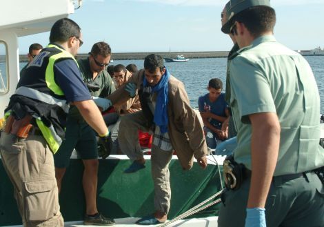 Detienen a un hombre acusado de intentar esconder en su casa a los inmigrantes llegados este lunes a Lanzarote