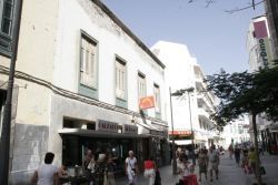 El Ayuntamiento de Arrecife espera la autorización para desalojar a los comerciantes del antiguo Hotel Oriental
