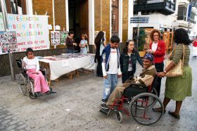 Las personas con discapacidad reivindican en la Calle Real el ...