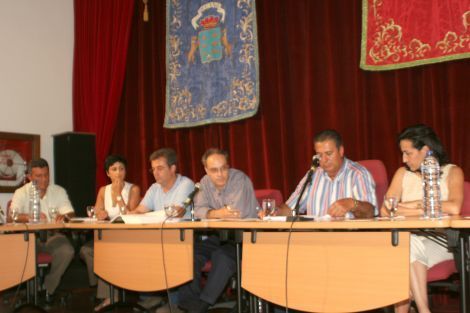 Todas las fuerzas políticas de Yaiza exigen a Adán Martín que garantice la asistencia sanitaria en el municipio