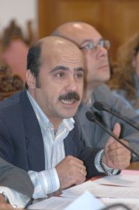 Leal recurre ante la Justicia la decisión de establecer una Gestora en Arrecife porque asegura que se basa en un "informe falso"