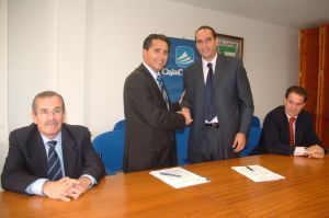 Felapyme firma con Caja Canarias un Convenio que incluye formación, información y asesoramiento gratuitos
