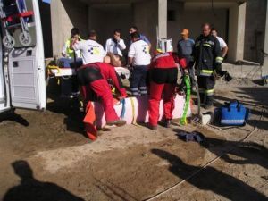 Herido grave tras caer a un aljibe vacío en Playa Blanca