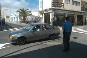 La Policía Local de Arrecife ha retirado 23 vehículos que se vendían en la calle
