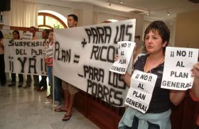 Vecinos de Valterra se suman a las protestas contra el Plan General porque podrían sufrir una situación similar a la de Morro Angelito